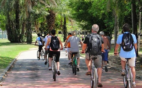 Bike Tour of Rio's Urban Beaches: Copacabana to Flamengo