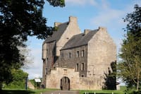 Lallybroch tours ( Midhope Castle ) , ancestral home of Jamie Fraser