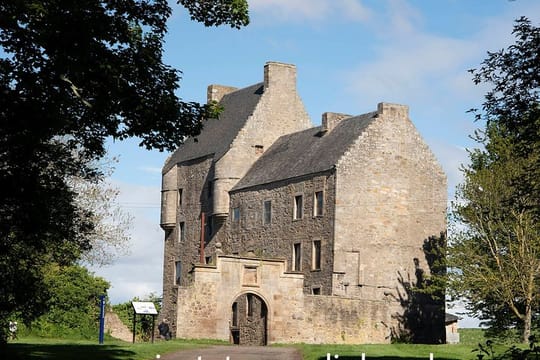 Lallybroch Castle Outlander tour
