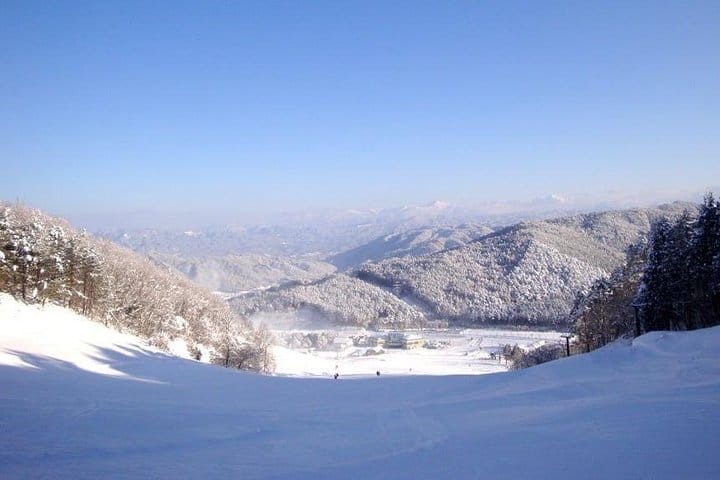 Winter Adventure in Takayama: Snow Activities Tour 2