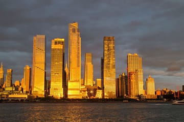 Evening Cruise to See Manhattan Skyline and Statue of Liberty