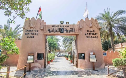 Abu Dhabi Full-Day Cultural Sightseeing Tour from Dubai