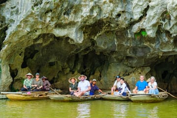 Ninh Bình Day Tour: Explore Bai Dinh and Trang An Highlights