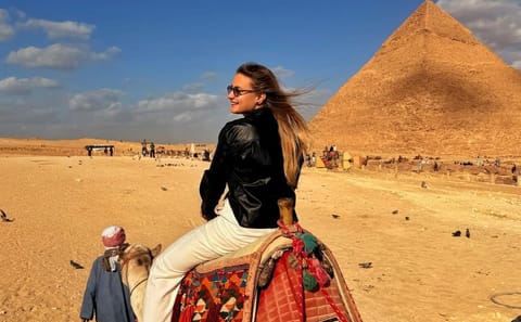 Private Full Day Tour of Giza Pyramids and Sphinx in Cairo