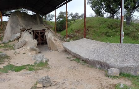 Évora: Private tour of Prehistoric Monuments w/ driver and guide