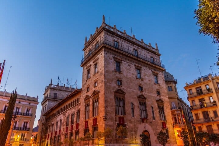 Barcelona Ghost Tour: Gothic Quarter Game (La Rambla, Barcelona Cathedral, etc) 7
