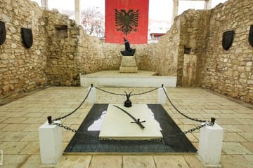 Shkodra Lake, Rozafa Castle and Lezha Day Tour from Tirana