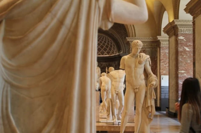 Private Louvre Evening Tour: Highlights Tour with Expert Guide