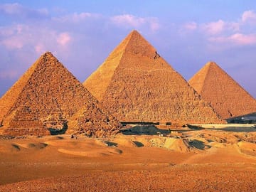 Private 8-Hour Tour of Pyramids and Egyptian Museum in Cairo