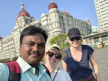 Cultural Tour of Mumbai: Caves, Markets, and Art Experiences