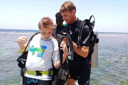 Roatan 1 Tank Shore Dive, Sloth & Monkey Park, City Tour plus Transportation