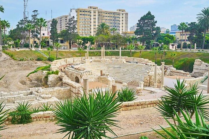 Private Alexandria Day Tour from Cairo: Library, Citadel & Catacombs