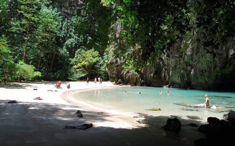 Lanta 4 Islands Longtail Boat Tour with Snorkeling and Lunch