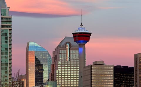 Private Luxury Full Day Calgary City and Surroundings Tour