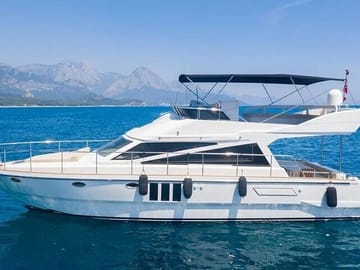 Private Luxury Yacht Tour in Kemer and Aksu, Antalya