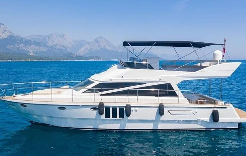 Private Luxury Yacht Tour in Kemer and Aksu, Antalya