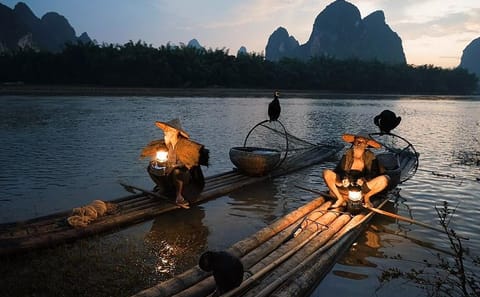 Li River Cruise and Bamboo Rafting Tour in Guilin