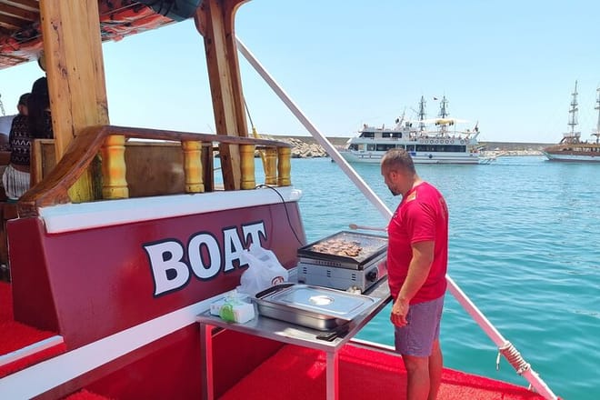 Relax Boat Tour with Lunch and Soft Drinks in Alanya 8
