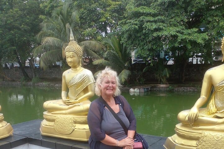 Tuk Tuk city tour is very cheap in colombo( All inclusive tour)