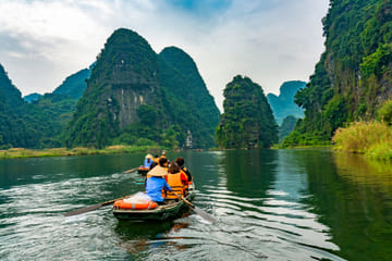 Day Tour to Trang An Complex and Pagodas from Hanoi