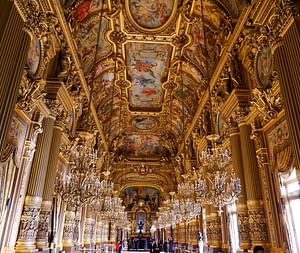Palace of Versailles: Entrance & Audio Tour on a Mobile App