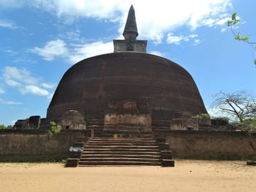 Polonnaruwa-Ancient-City-All-Inclusive-Day-Tour-From-Sigiriya-2