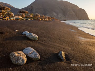 Island Hopping Tour from Athens to Santorini, Naxos, and Mykonos
