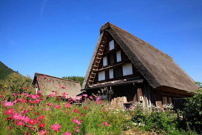 Shirakawa-go, Onsen & Waterfall Hike Day Tour from Takayama 3