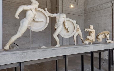 Königsplatz Walking Tour: History and Resilience in Munich