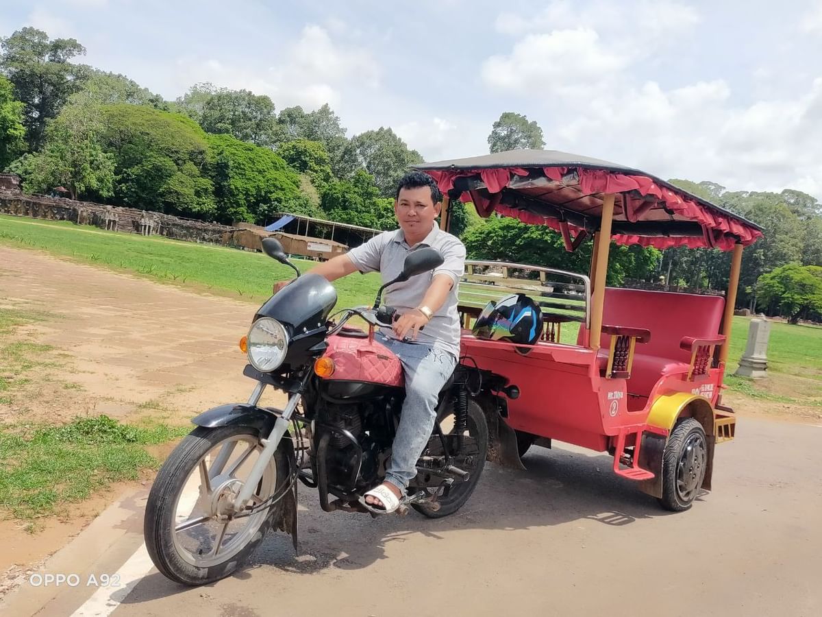 Private Angkor Wat Tuk-Tuk Tour with Sunrise, Sunset & Local Markets