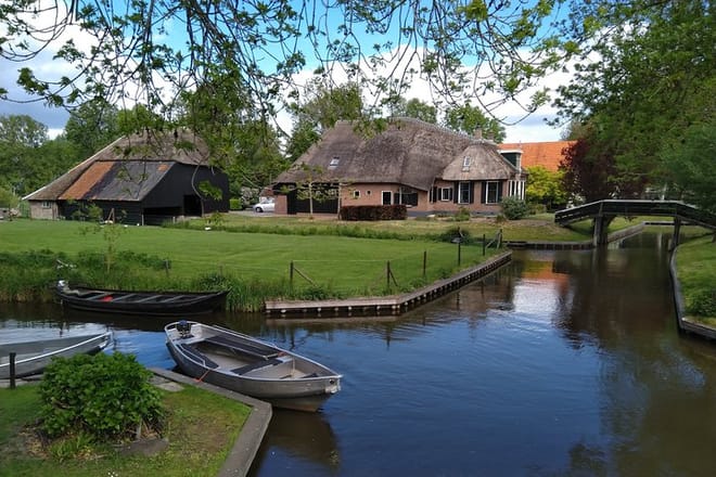 Private Day Tour to Enclosing Dike and Giethoorn from Amsterdam	