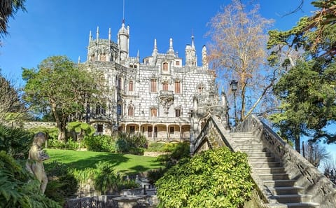 Private Full Day Tour of Sintra, Cascais, and Colares