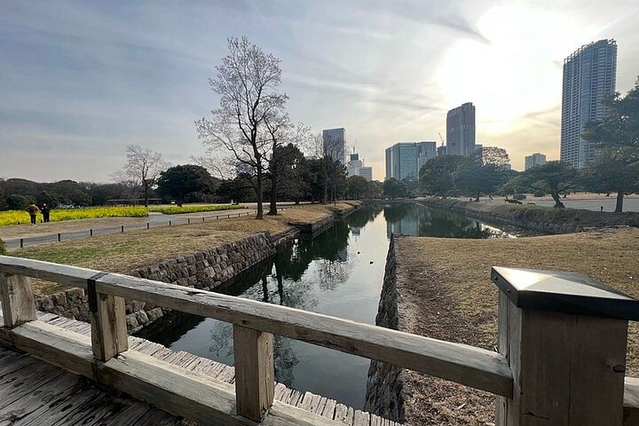 From Shimbashi to Hama Rikyu Gardens Walking Tour