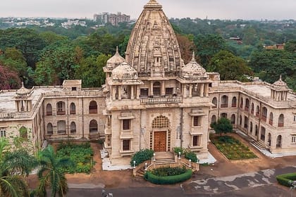 Vadodara to Aurangabad Drive to Explore the Man-made Wonder