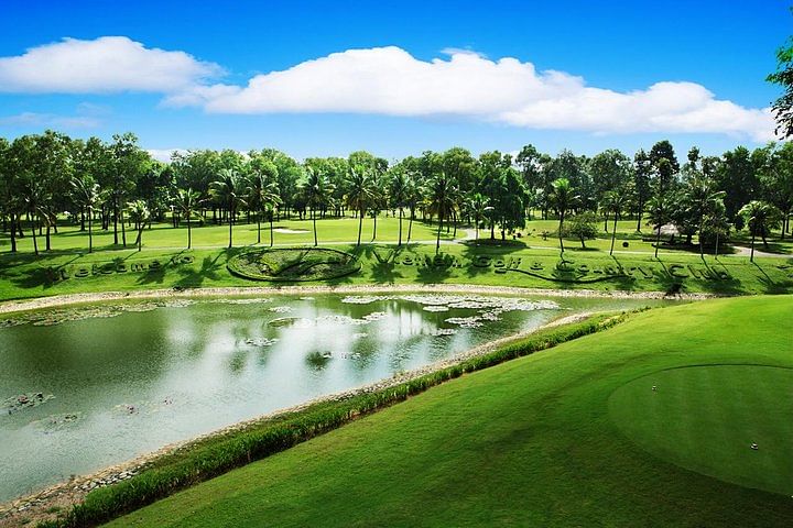 Ho Chi Minh City Golf Experience with City Tour and River Dinner Cruise