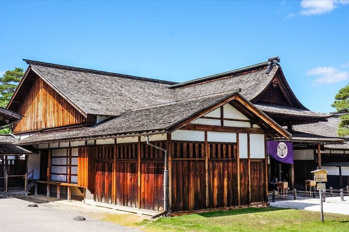 Takayama Private Vehicle Service with Restaurant Reservation