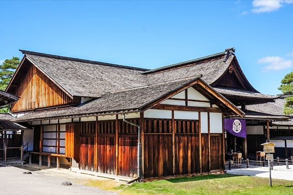 Takayama Private Vehicle Service with Restaurant Reservation