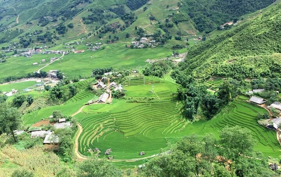 6 Hours Private Trekking Tour in Sapa:Best View & Ethnic Villages