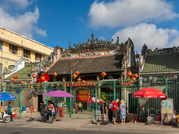 Cyclo Tour of Chinatown in Ho Chi Minh City