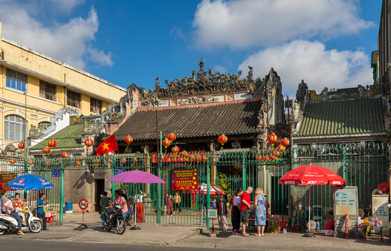 Cyclo Tour of Chinatown in Ho Chi Minh City