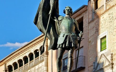Segovia Guided Tour of Medieval Streets and Romanesque Sites