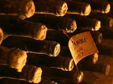 Moldova Wine Tour to Chateau Purcari Winery from Chisinau