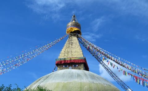6-Day Kathmandu and Pokhara Tour with Everest Flight