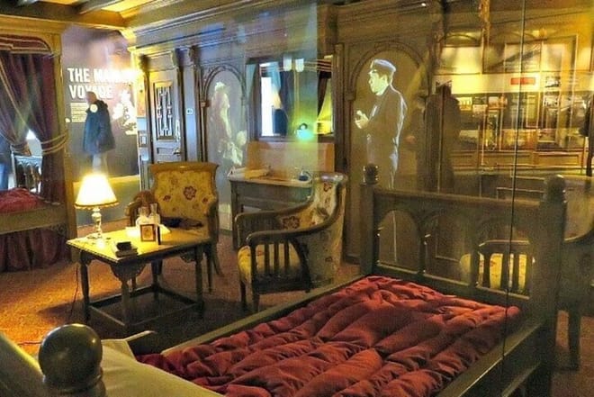 Titanic Exhibit, Belfast city private chauffeur tour from Dublin 6 pax