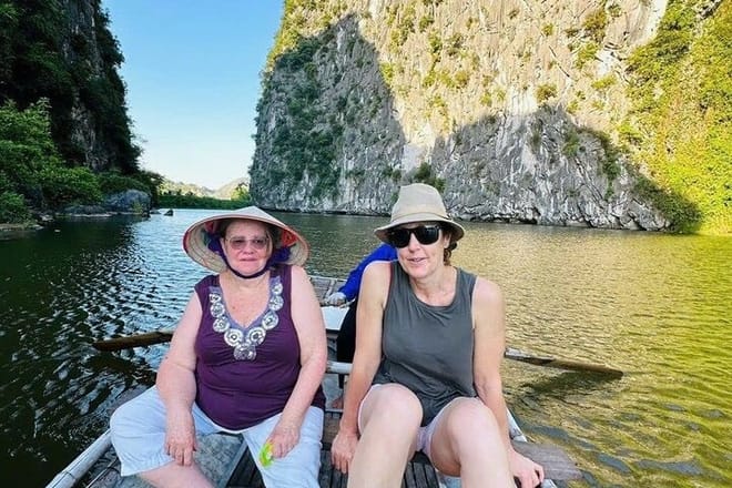 Hoa Lu - Mua Cave - Local Market -Tam Coc - Bich Dong 2days small group tour 8