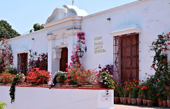 Small-Group Visit to Larco Museum, Downtown Lima and Santo Domingo Convent