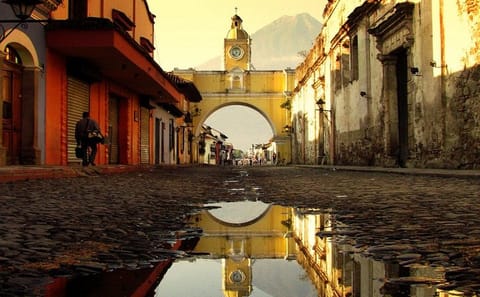 Antigua Guatemala and San Salvador Cultural Day Tour