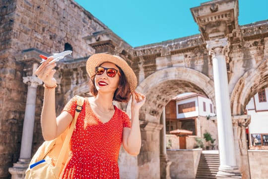 Antalya: Old Town Walking Tour incl. Turkish Tea and Baklava