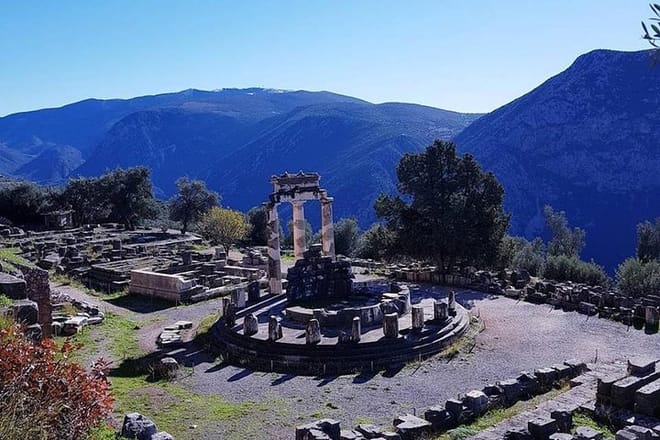 Private Transfer From Athens To Delphi 9