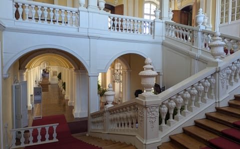 From Riga: Rundāle Palace, Bauska Castle & Ķemeri Bog Walk